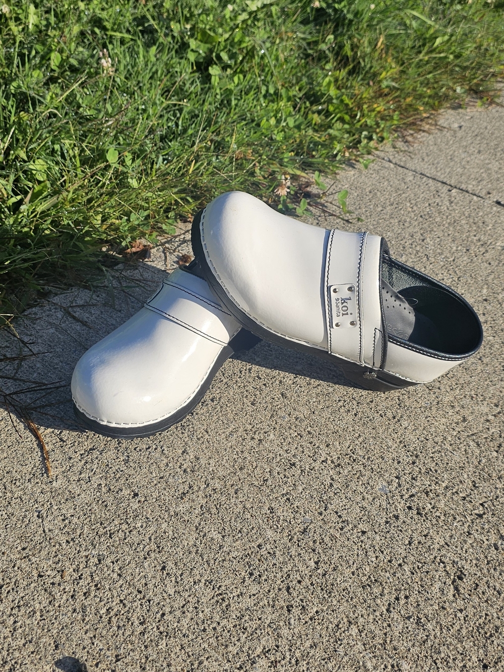 Klogs White Leather Slip-On Clog for Women